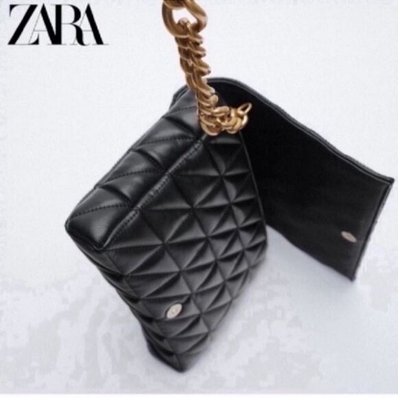 Black Quilted Chain Shoulder Bag - Picture 4 of 13